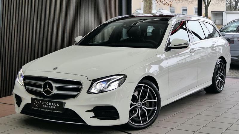 Weiß Gebraucht 2018 Mercedes E300 AMG line Limousine | 27.990 € (Guter Preis) - Bild 1/4
