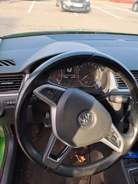 Gebraucht Skoda Rapid Ambition 90 PS (66 kW) 2016 Grün Kleinwagen