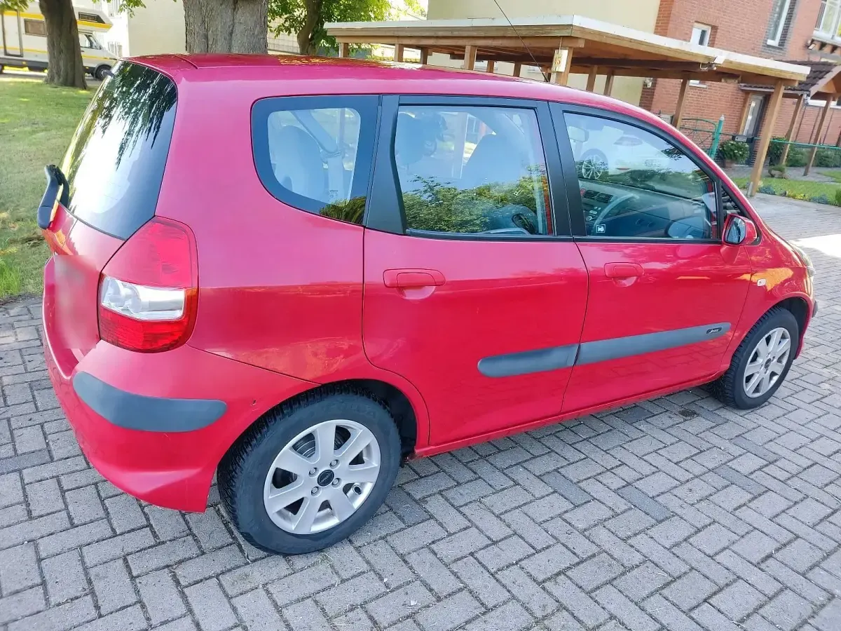 Gebraucht Honda Jazz 78 PS (57 kW) 2007 Rot Kleinwagen