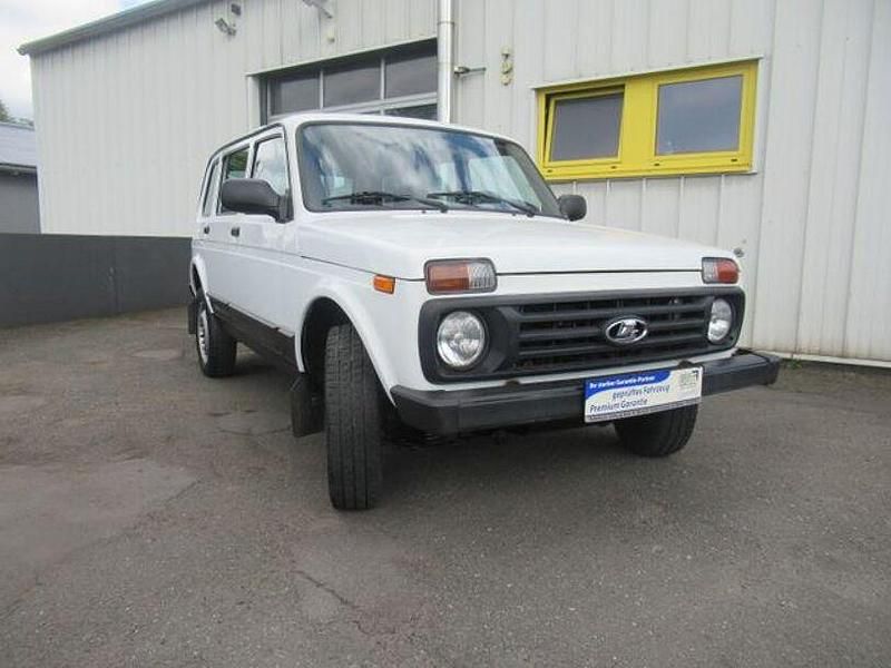 Gebraucht Lada niva 83 PS (61 kW) 2018 Weiß SUV