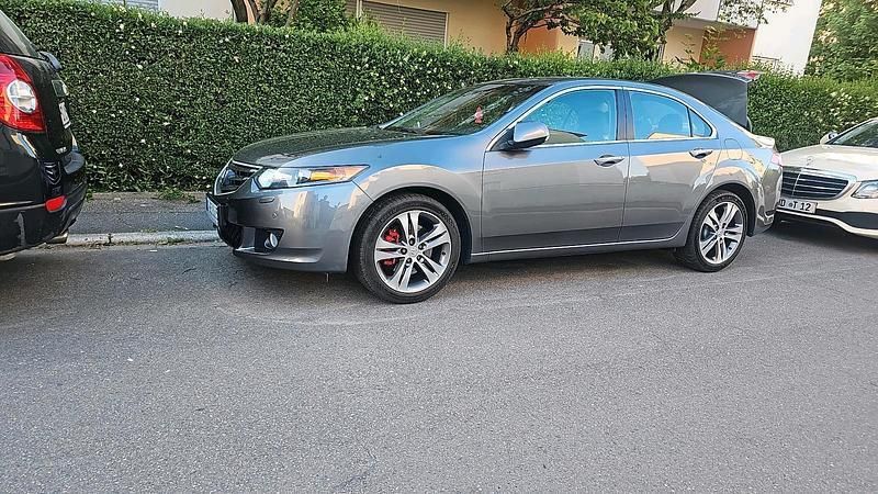 Grau Gebraucht 2010 Honda Accord Executive Limousine | 14.250 € (Fairer Preis) - Bild 1/4