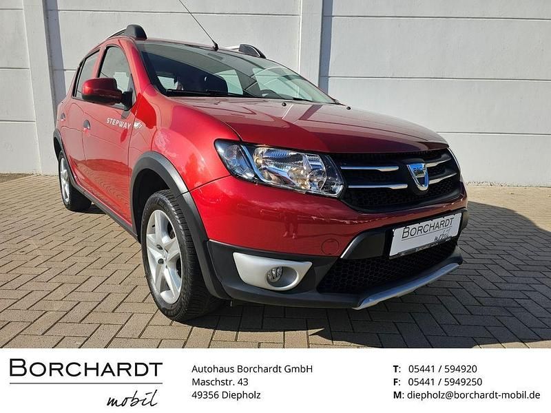 Rot Gebraucht 2015 Dacia Sandero Prestige Kleinwagen | 6.780 € (Fairer Preis) - Bild 1/4