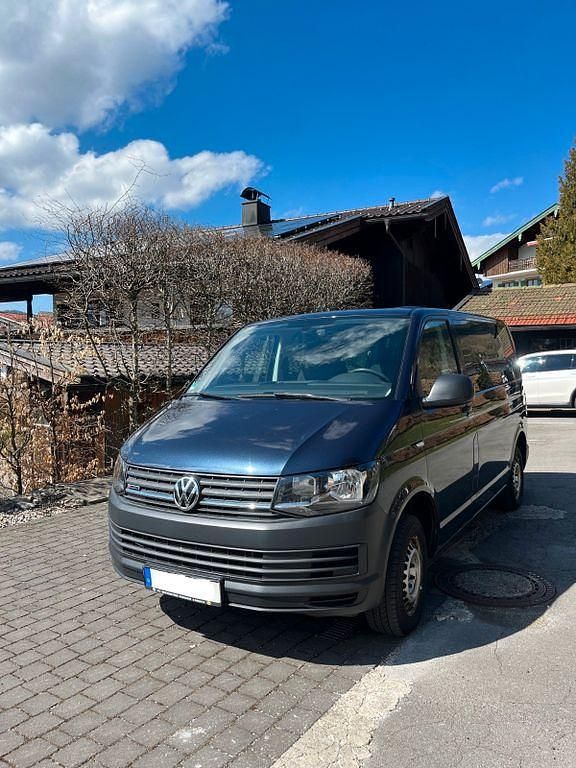 Second-hand VW T6 150 CP (110 kW) 2017 Albastru Van