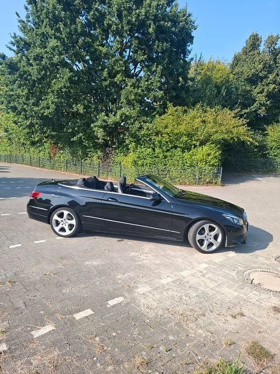 Schwarz Gebraucht 2016 Mercedes E200 Sport Edition Cabrio | 22.300 € (Fairer Preis) - Bild 1/4