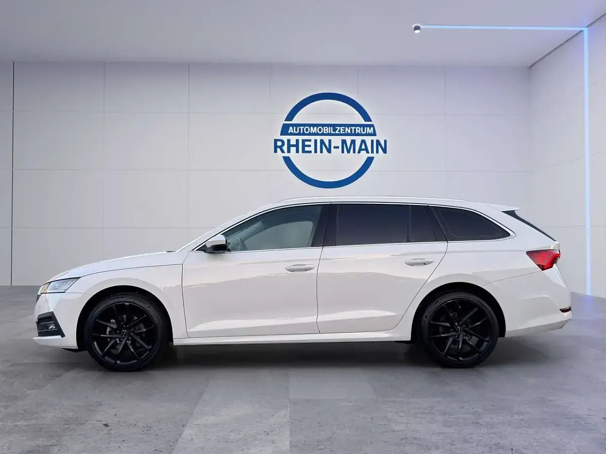 Gebraucht Skoda Octavia Style 150 PS (110 kW) 2023 Bila candy/candyweiss Kombi