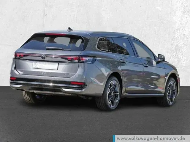 Gebraucht VW Passat Elegance 150 PS (110 kW) 2024 Othercolor Kombi