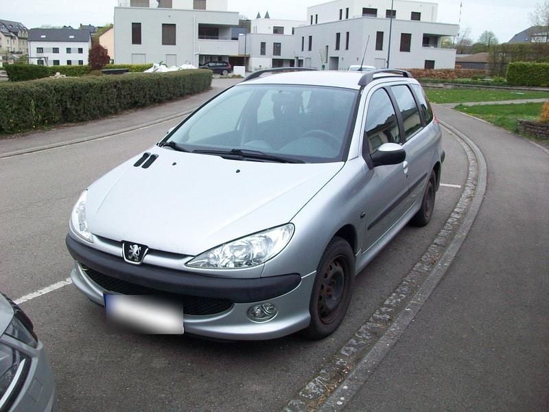 Gebraucht Peugeot 206 68 PS (50 kW) 2007 Grau Kombi