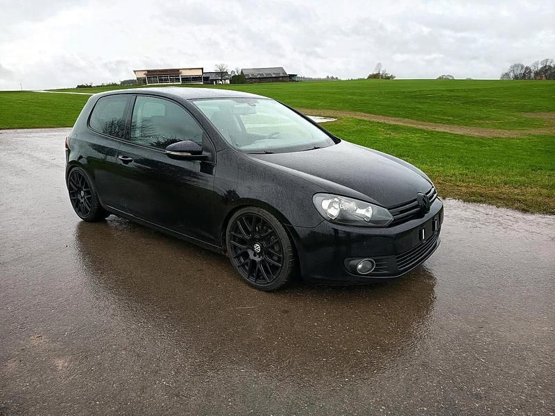 Schwarz Gebraucht 2011 VW Golf VI Limousine | 3.990 € (Fairer Preis) - Bild 1/4