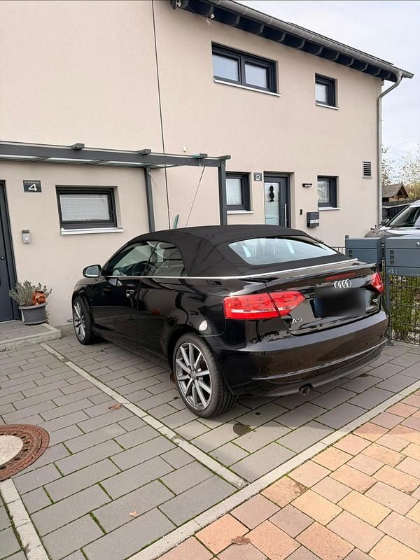 Gebraucht Audi Cabriolet 140 PS (102 kW) 2012 Schwarz Cabrio