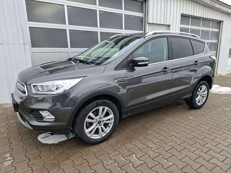 Gebraucht Ford Kuga 150 PS (110 kW) 2019 Grau SUV