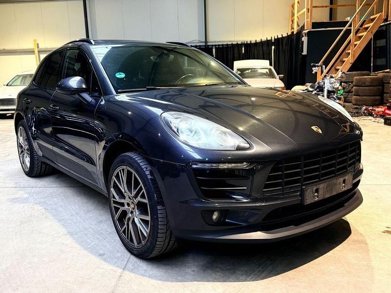 Grau Gebraucht 2016 Porsche Macan S SUV | 24.999 € (Guter Preis) - Bild 1/4