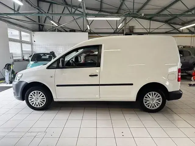Second-hand VW Caddy 102 CP (75 kW) 2014 Alb Monovolum