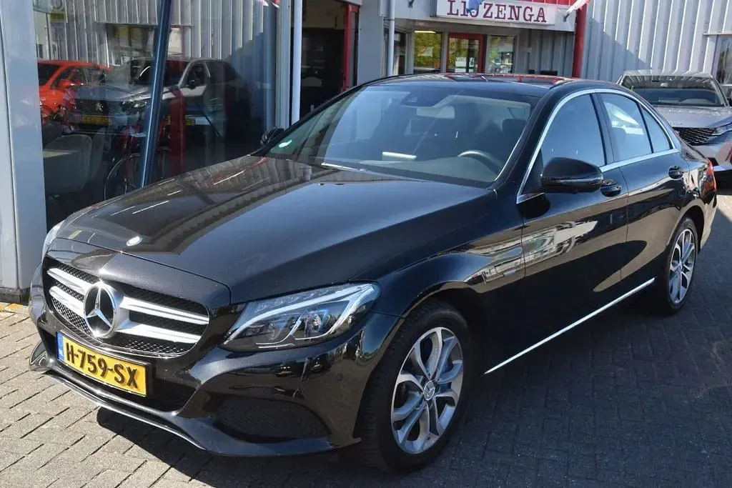 Gebraucht Mercedes C350e Edition 279 PS (205 kW) 2018 Schwarz Limousine