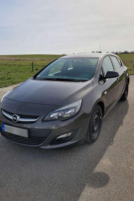 Gebraucht Opel Astra Selection 116 PS (85 kW) 2015 Grau Kleinwagen