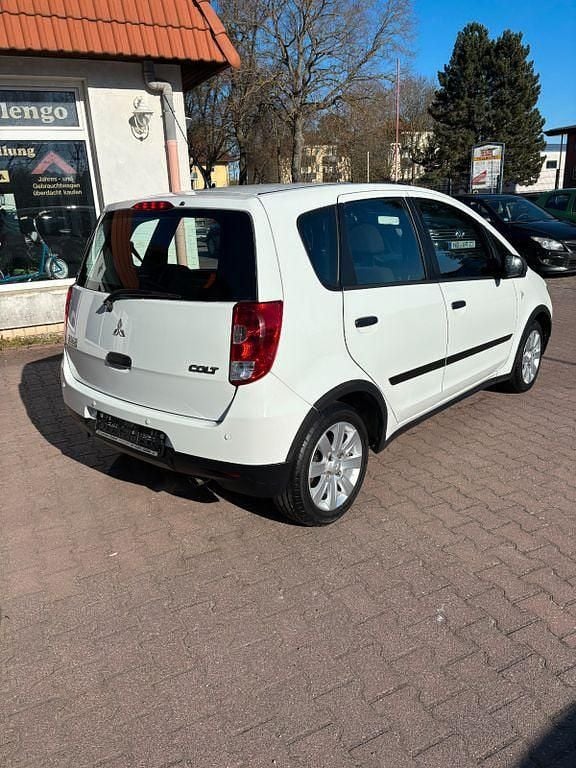 Gebraucht Mitsubishi Colt Edition 95 PS (69 kW) 2010 Weiß Kleinwagen