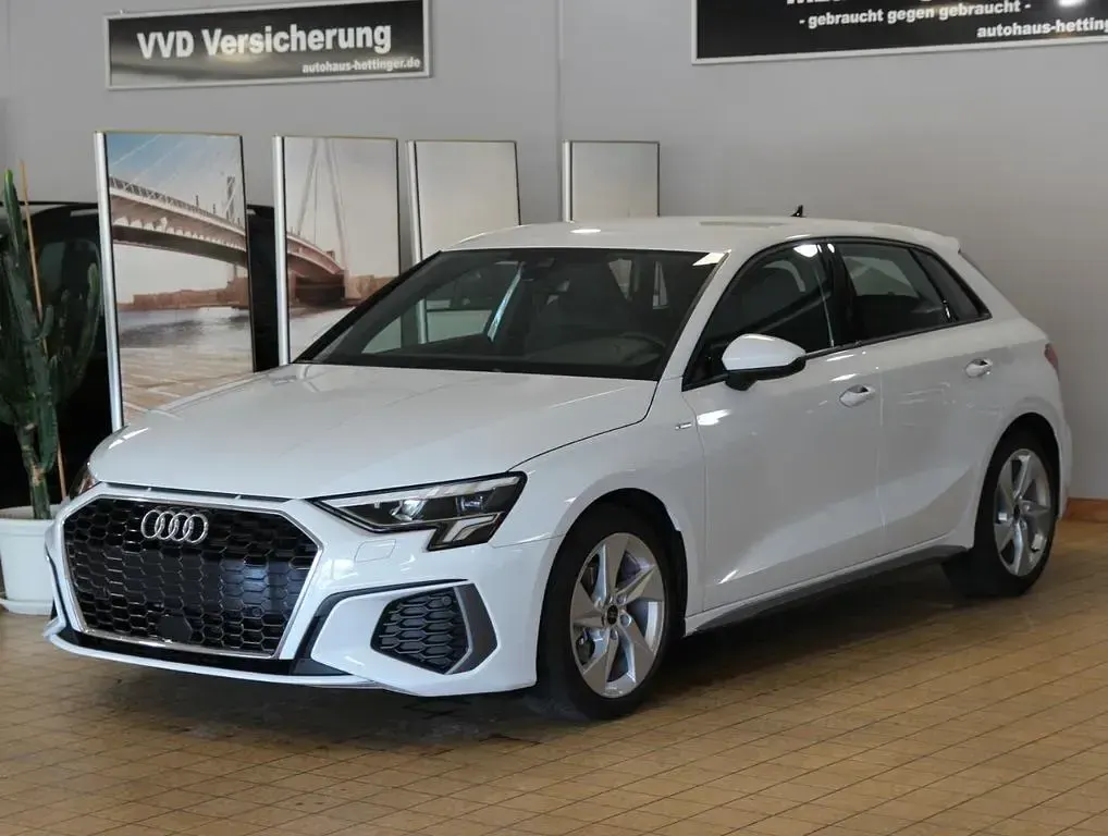 Gebraucht Audi A3 S-Line 150 PS (110 kW) 2023 Weiß Limousine