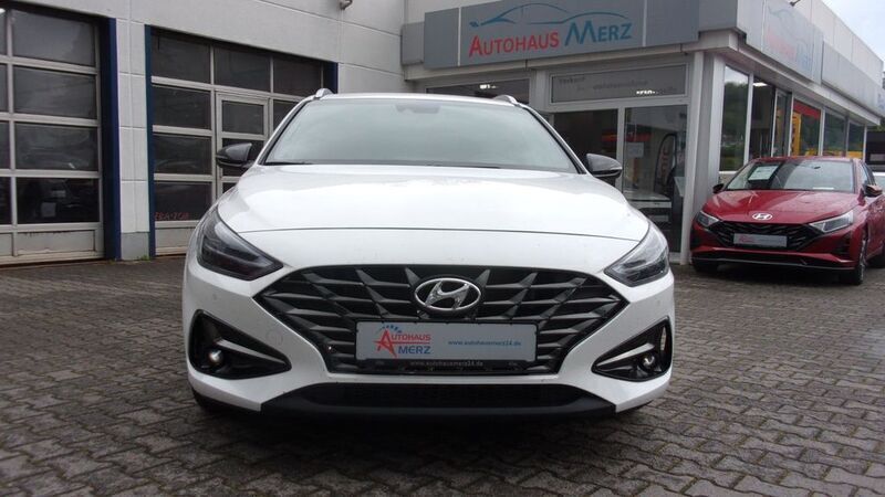Weiß Gebraucht 2024 Hyundai i30 GO! Kombi | 22.500 € (Fairer Preis) - Bild 1/4