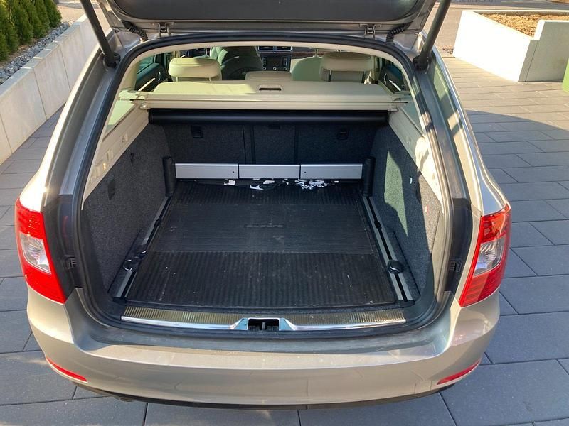 Gebraucht Skoda Superb 170 PS (125 kW) 2015 Andere farben Kombi