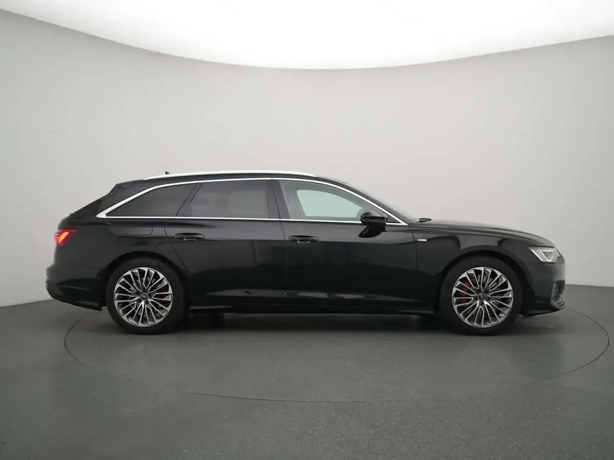 Gebraucht Audi A6 S-Line 367 PS (269 kW) 2023 Mythosschwarz Kombi