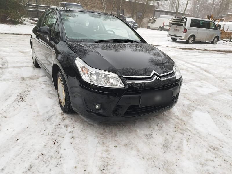 Gebraucht Citroën C4 88 PS (64 kW) 2009 Schwarz Kleinwagen