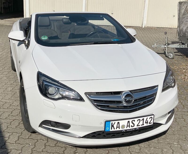 Weiß Gebraucht 2018 Opel Cascada Cabrio | 13.600 € (Guter Preis) - Bild 1/4