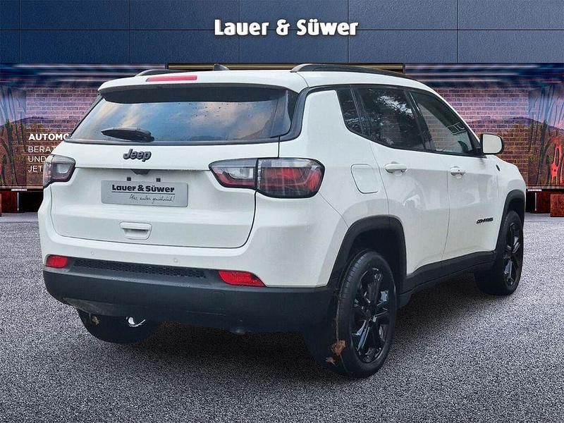 Neu Jeep Compass North 129 PS (94 kW) 2025 Weiß SUV