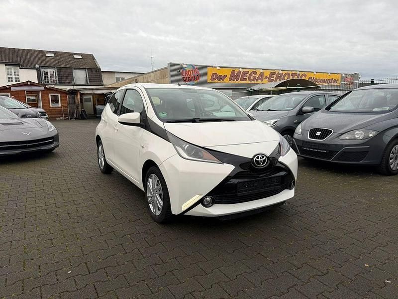 Gebraucht Toyota Aygo 69 PS (50 kW) 2018 Weiß Kleinwagen
