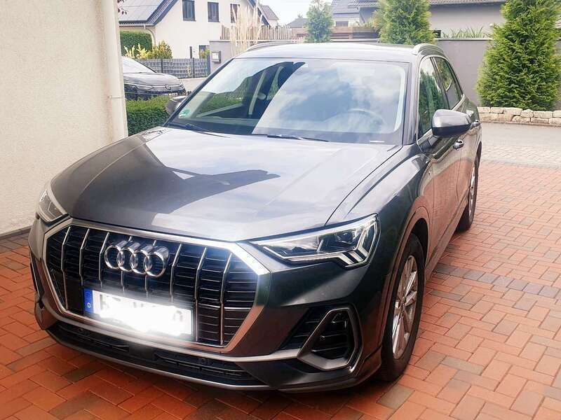 Grau Gebraucht 2019 Audi Q3 S-Line SUV | 24.980 € (Guter Preis) - Bild 1/4