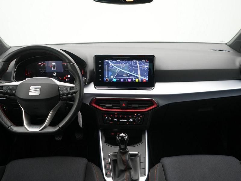 Gebraucht Seat Arona FR 110 PS (80 kW) 2024 Schwarz / midnightblack (metallic) SUV