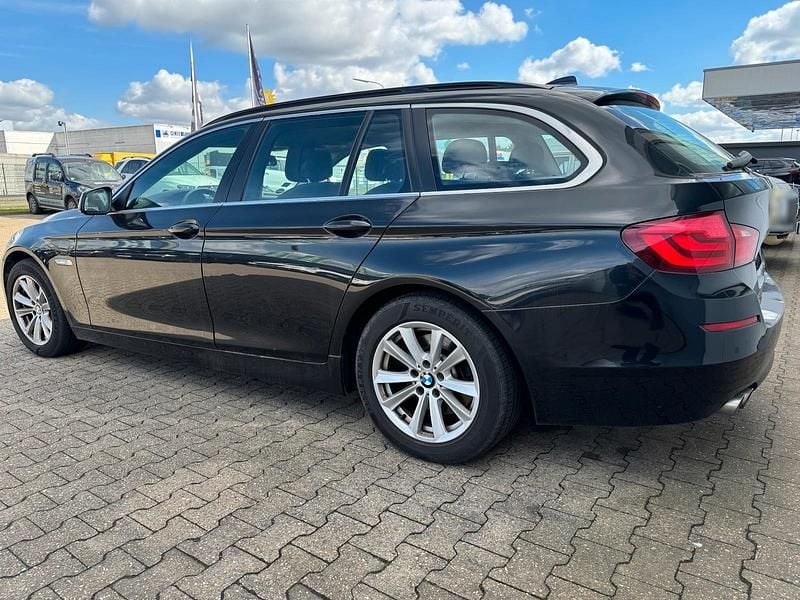 Gebraucht BMW 520 184 PS (135 kW) 2010 Schwarz Kombi