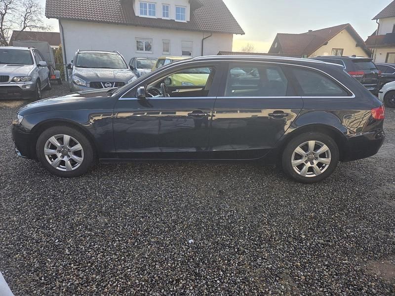 Gebraucht Audi A4 Ambiente 120 PS (88 kW) 2009 Blau Kombi