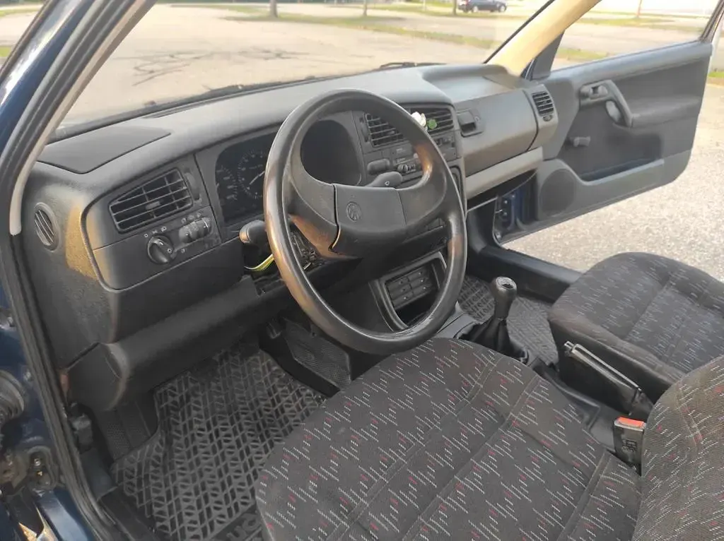 Second-hand VW Golf III 60 CP (44 kW) 1992 Albastru Hatchback