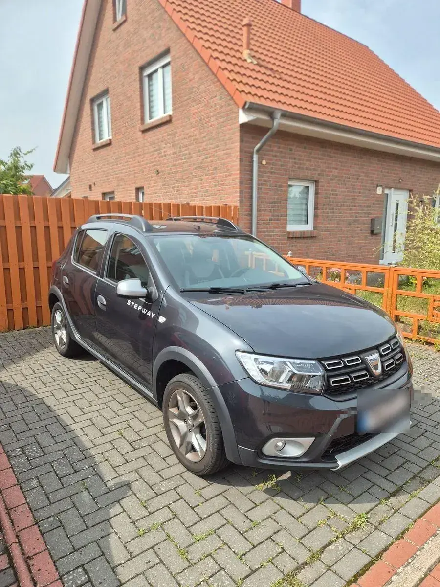 Gebraucht Dacia Sandero Stepway 95 PS (69 kW) 2020 Grau Limousine