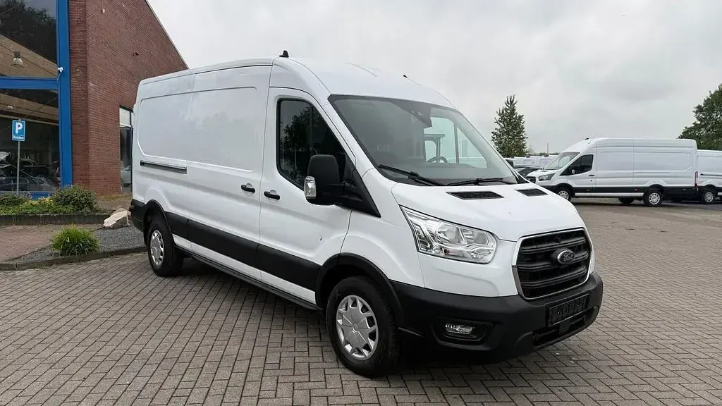 Używany Ford Transit Trend 131 KM (96 kW) 2022 Biały Minivan