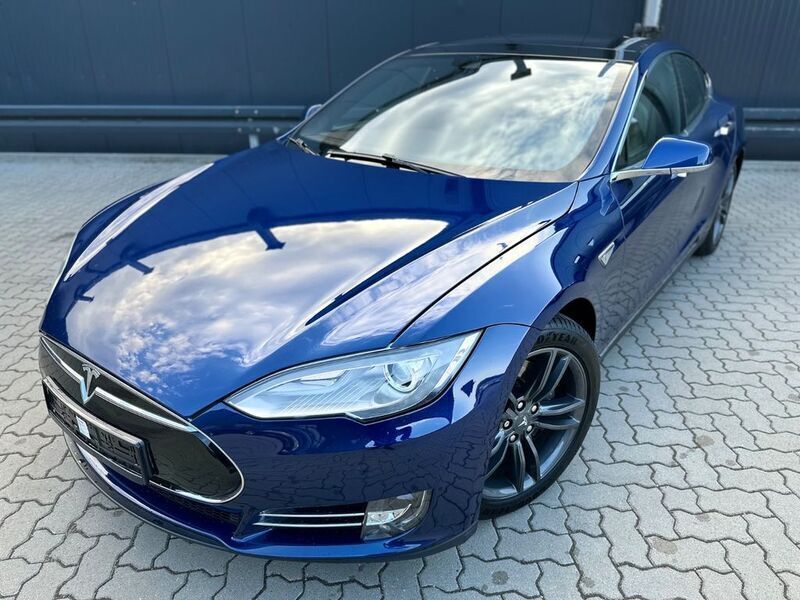 Blau Gebraucht 2016 Tesla Model S Limousine | 23.500 € (Guter Preis) - Bild 1/4