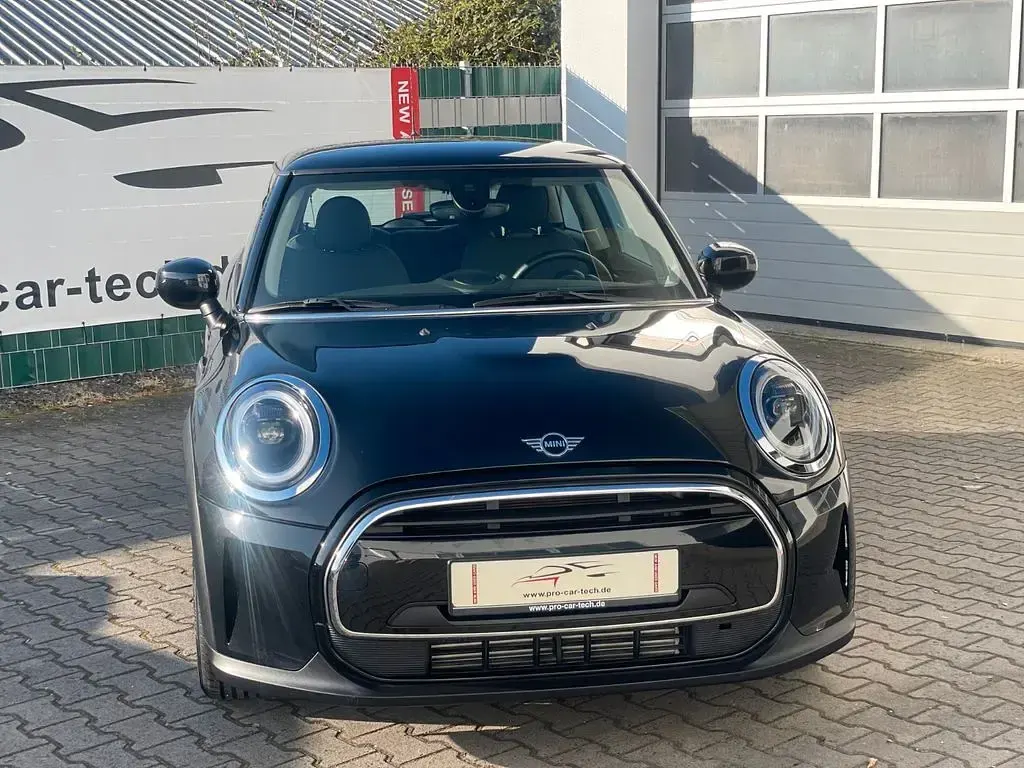 Używany Mini Cooper 136 KM (100 kW) 2023 Czarny Hatchback