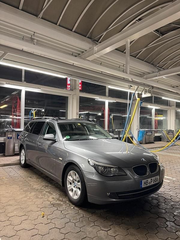 Grau Gebraucht 2010 BMW 520 Kombi | 7.500 € (Superpreis) - Bild 1/4