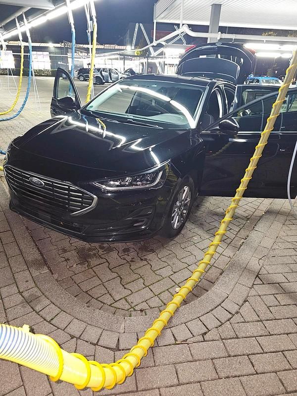 Gebraucht Ford Focus 125 PS (91 kW) 2023 Schwarz Limousine