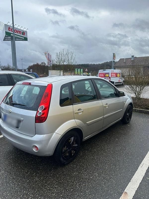 Gebraucht Ford Fiesta 75 PS (55 kW) 2008 Silber Kleinwagen