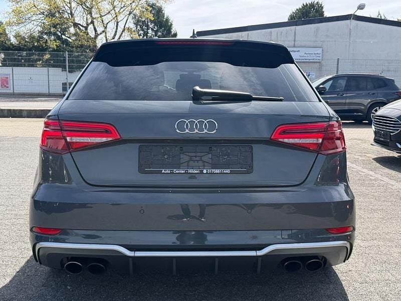 Gebraucht Audi S3 Ambiente 310 PS (228 kW) 2018 Grau Limousine