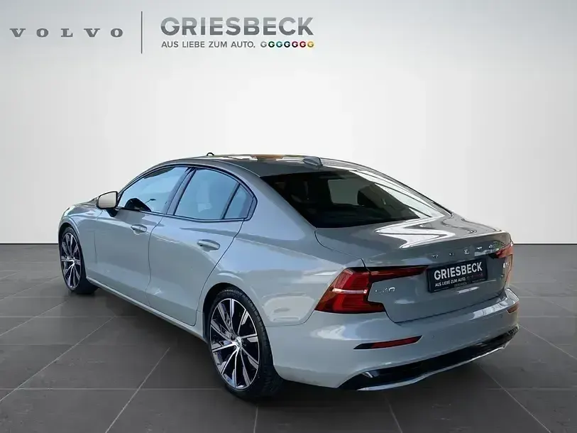 Gebraucht Volvo S60 Ultimate 250 PS (183 kW) 2024 Grau Limousine
