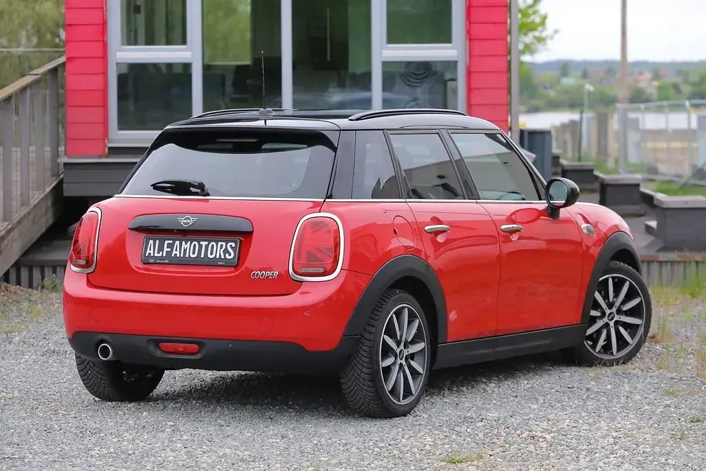 Gebraucht Mini Cooper 136 PS (100 kW) 2019 Rot Kleinwagen