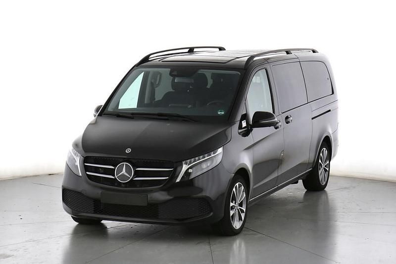 Obsidianschwarz metallic Gebraucht 2024 Mercedes V300 Avantgarde Van / Kleinbus | 56.950 € (Guter Preis) - Bild 1/4