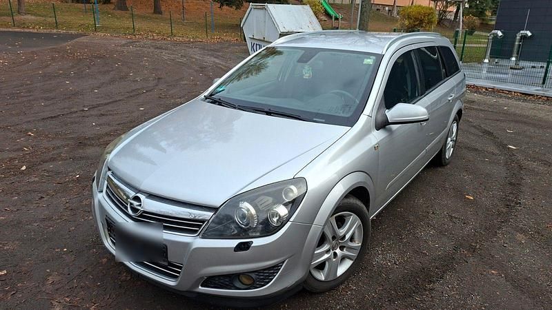 Silber Gebraucht 2008 Opel Astra Innovation Kombi | 2.290 € (Fairer Preis) - Bild 1/4