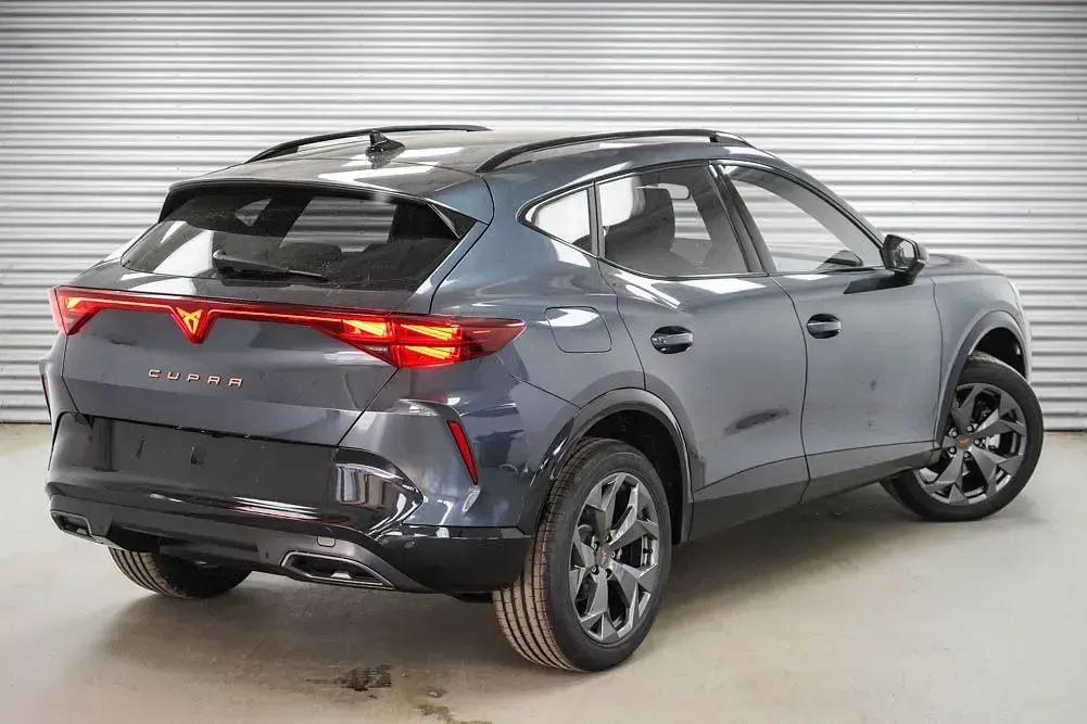 Nowe Cupra Formentor 150 KM (110 kW) 2026 Szary SUV