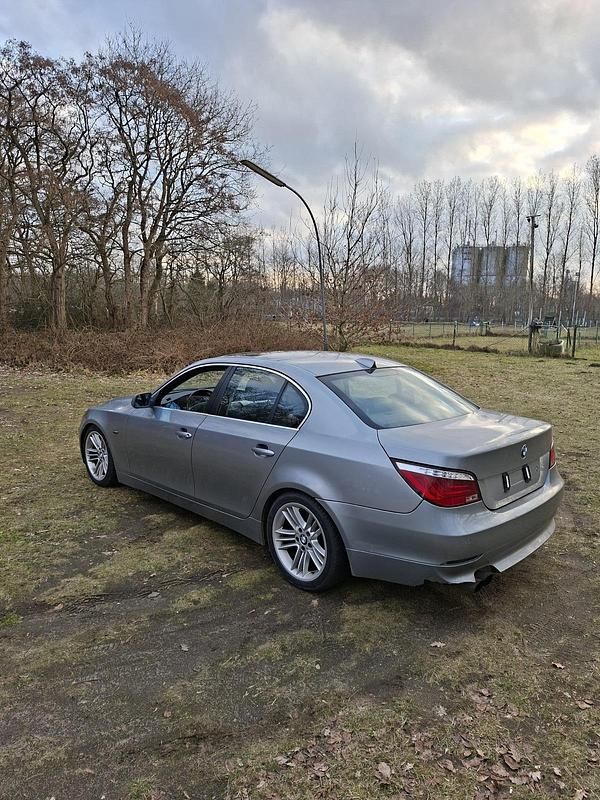 Gebraucht BMW 525 218 PS (160 kW) 2006 Grau Limousine