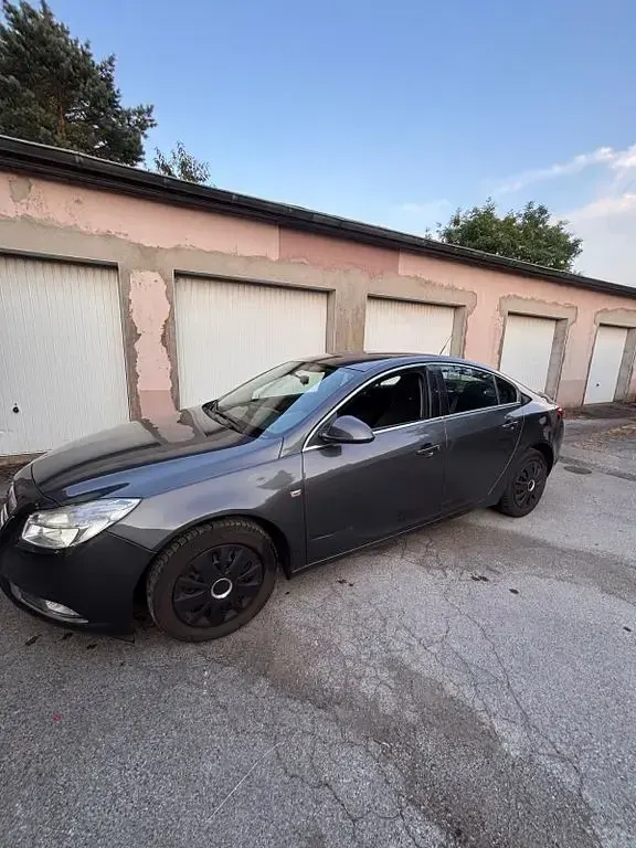 Gebraucht Opel Insignia Edition 110 PS (80 kW) 2010 Grau Limousine