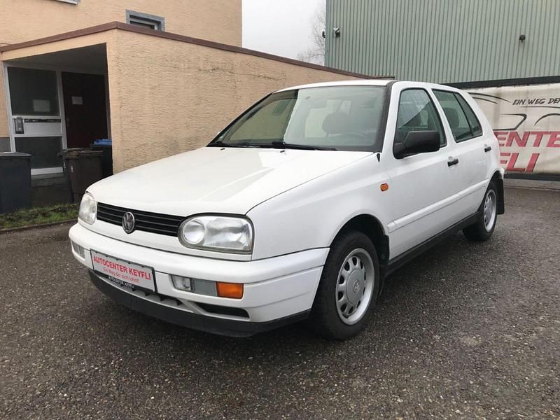 Weiß Gebraucht 1995 VW Golf Limousine | 1.980 € - Bild 1/4