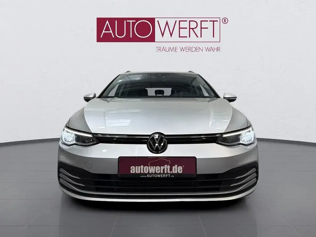 Gebraucht VW Golf VIII Life 150 PS (110 kW) 2024 Silber Kombi