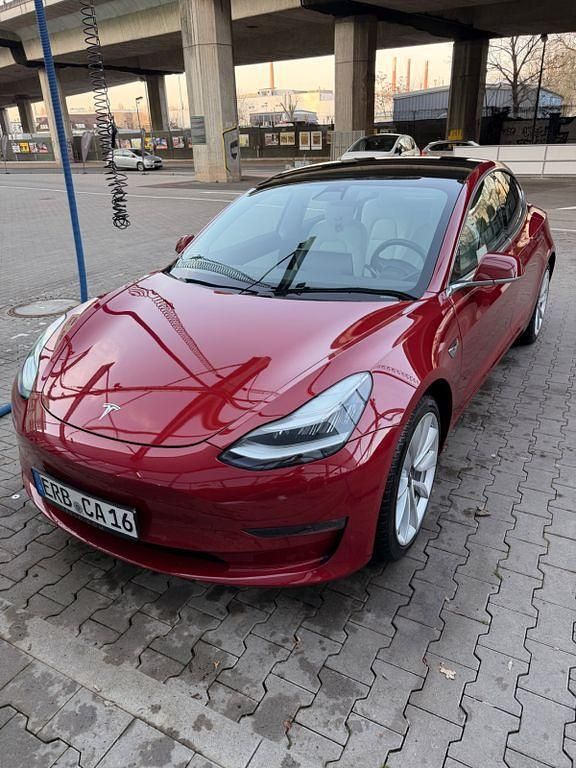 Gebraucht Tesla Model 3 366 kW (498 PS) 2019 Rot Limousine